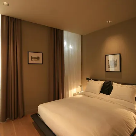 坎普玛泽欧豪华套房酒店 4*